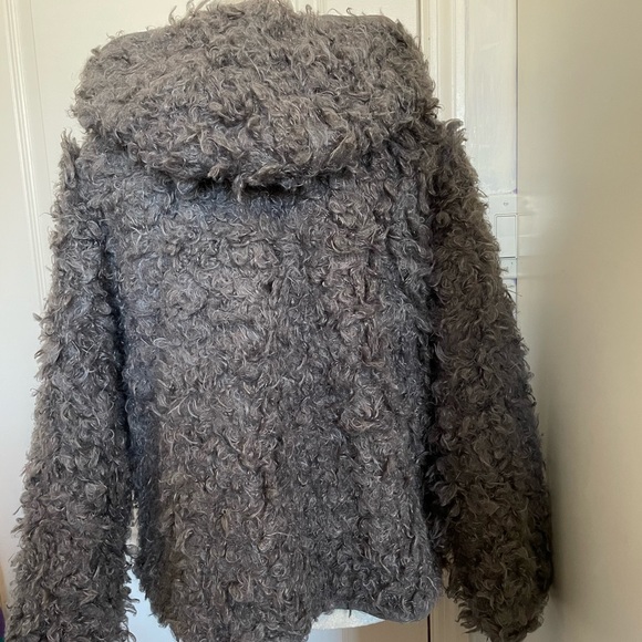 Women’s Adolfo Dominguez Cozy Warm Fuzzy Jacket 8 - Picture 11 of 15